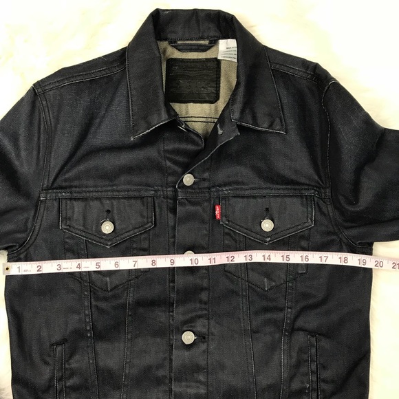 SOLD EUC Levi’s Trucker Denim Jacket, medium - Picture 4 of 7